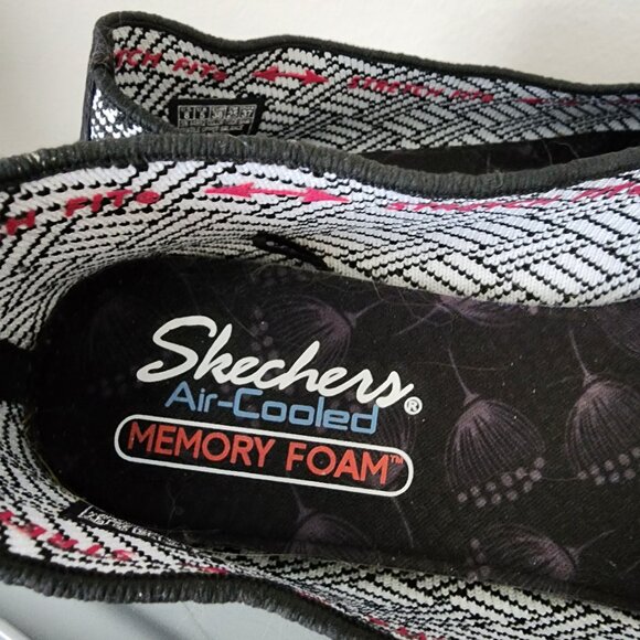 Skechers Cleo "Huntington" Black & White Print Knit Flats Women's Size 8 - Picture 3 of 5